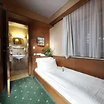 ホテル ホテル チロル アルペンホフ 3*