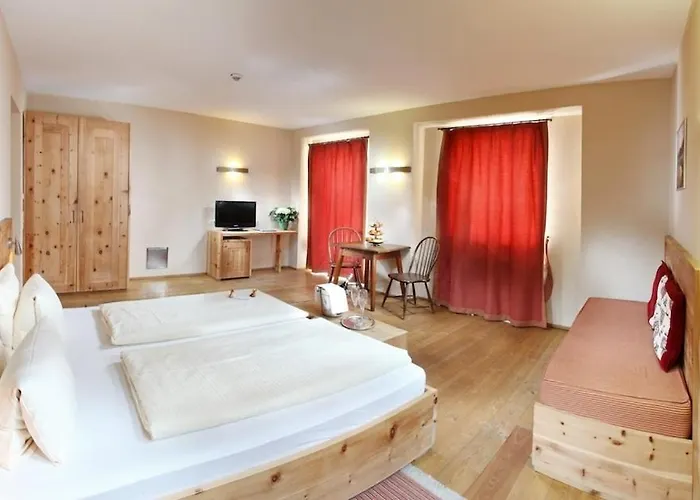 Hotel Tyrol-Alpenhof 3*