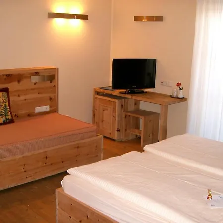 Hotel Tyrol-Alpenhof Отель