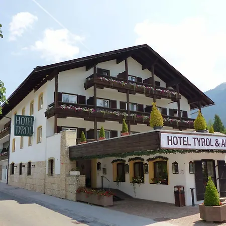 Hotel Tyrol-Alpenhof 3*